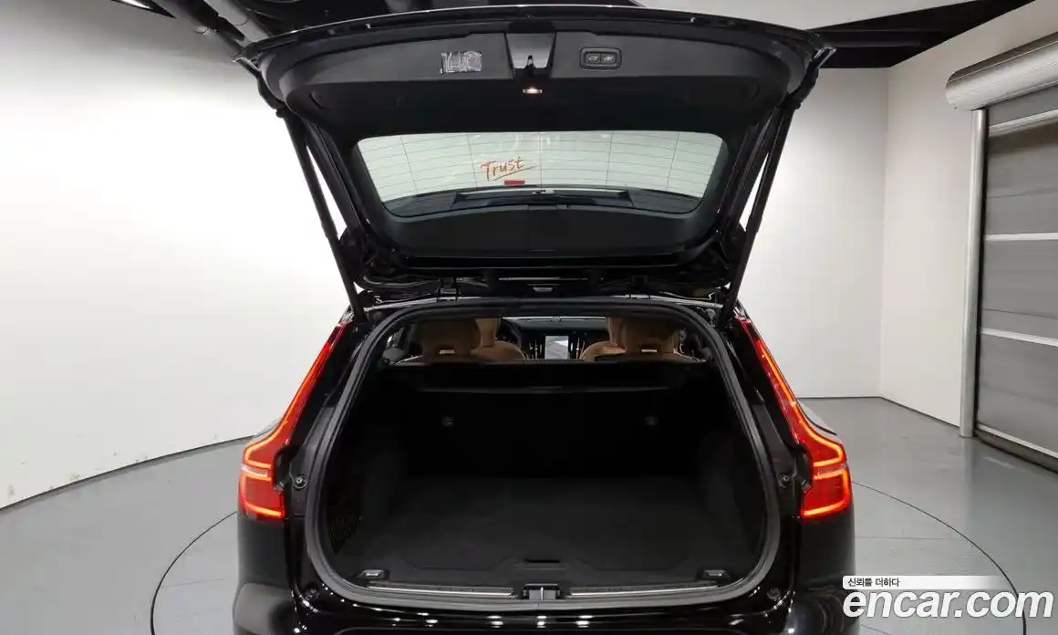 Volvo V60 2024 2.0 гидро в Москве № 164180, фото 20