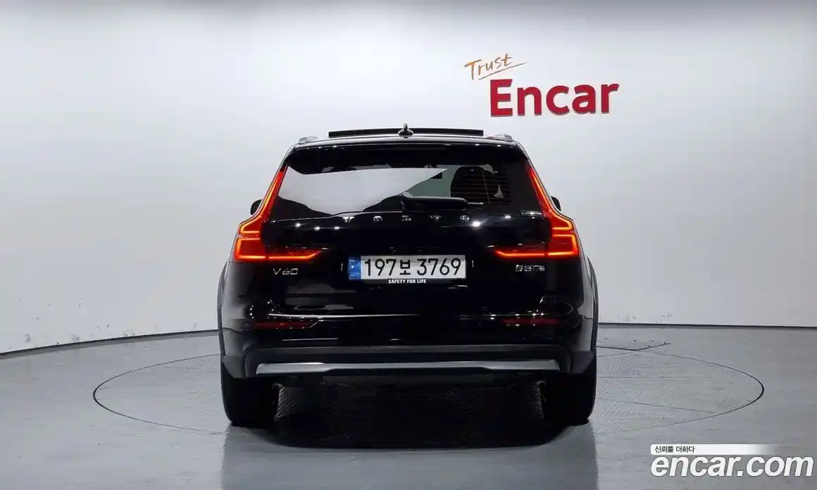 Volvo V60 2024 2.0 гидро в Москве № 164180, фото 4