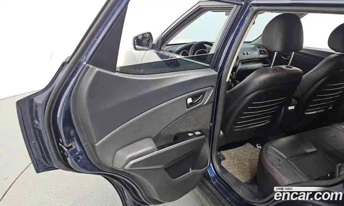 SsangYong TIBOLI 2018 1.6 гидро в Москве № 1685989, фото 15