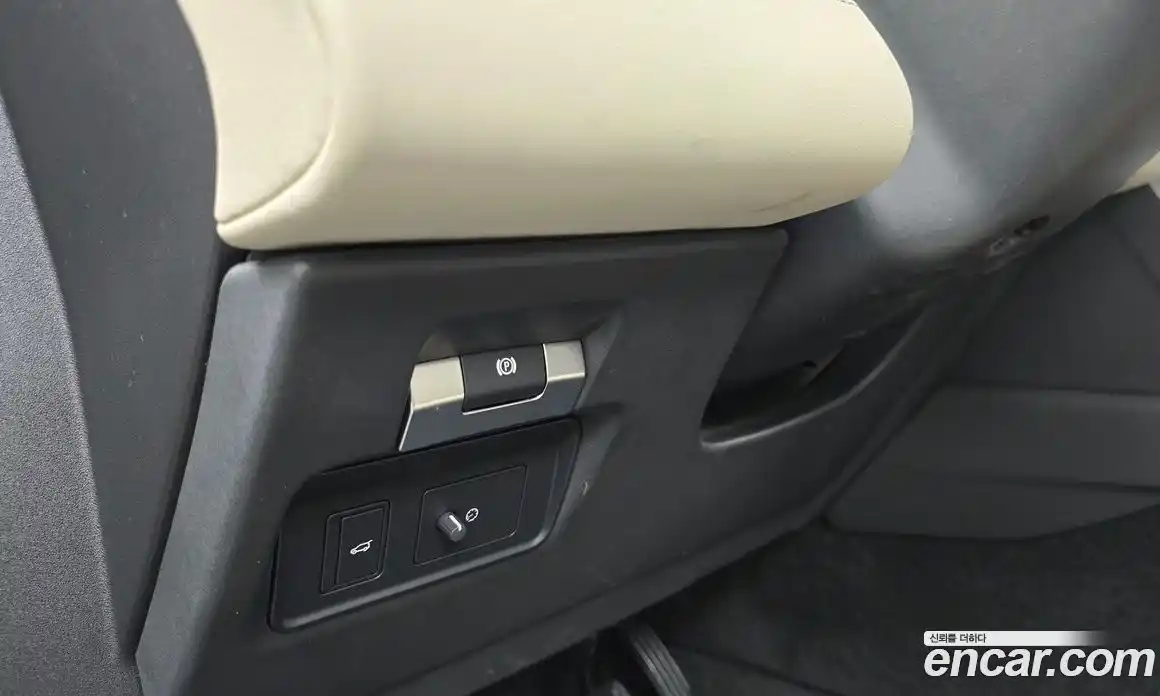 Land Rover Discovery Sport 2021 2.0 гидро в Москве № 1691926, фото 29