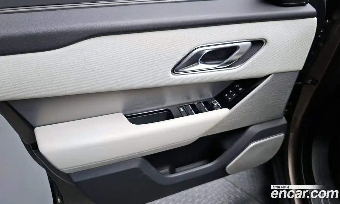 Land Rover Range-Rover Velar 2019 3.0 гидро в Москве № 1691981, фото 14