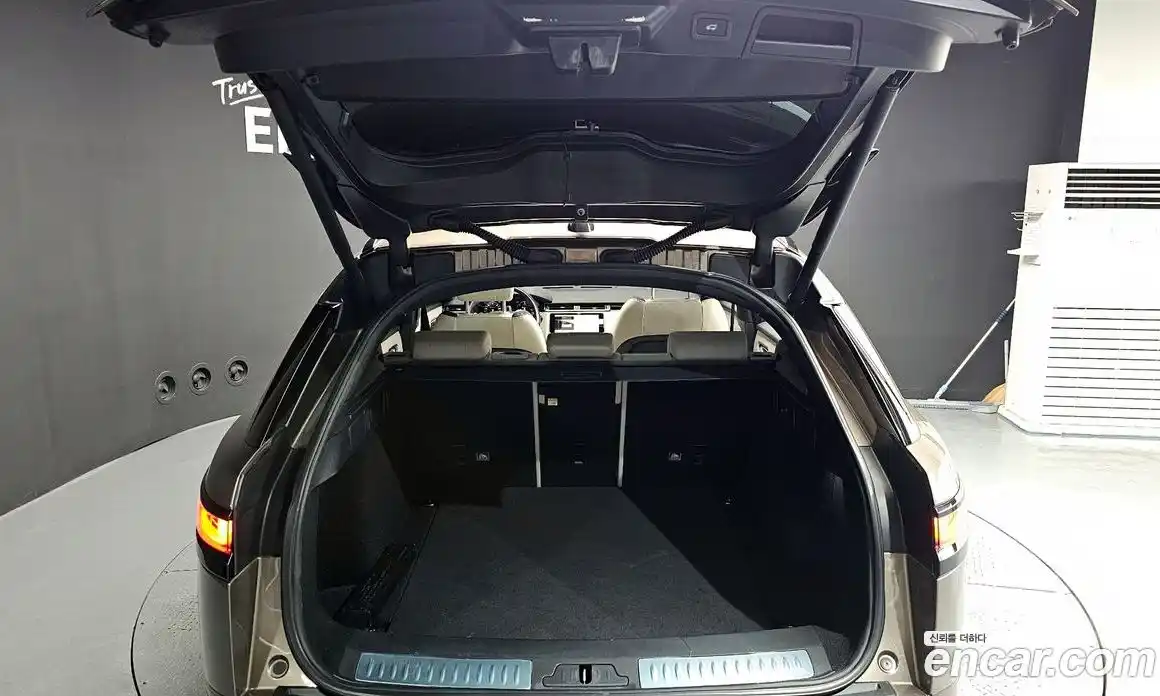 Land Rover Range-Rover Velar 2019 3.0 гидро в Москве № 1691981, фото 26