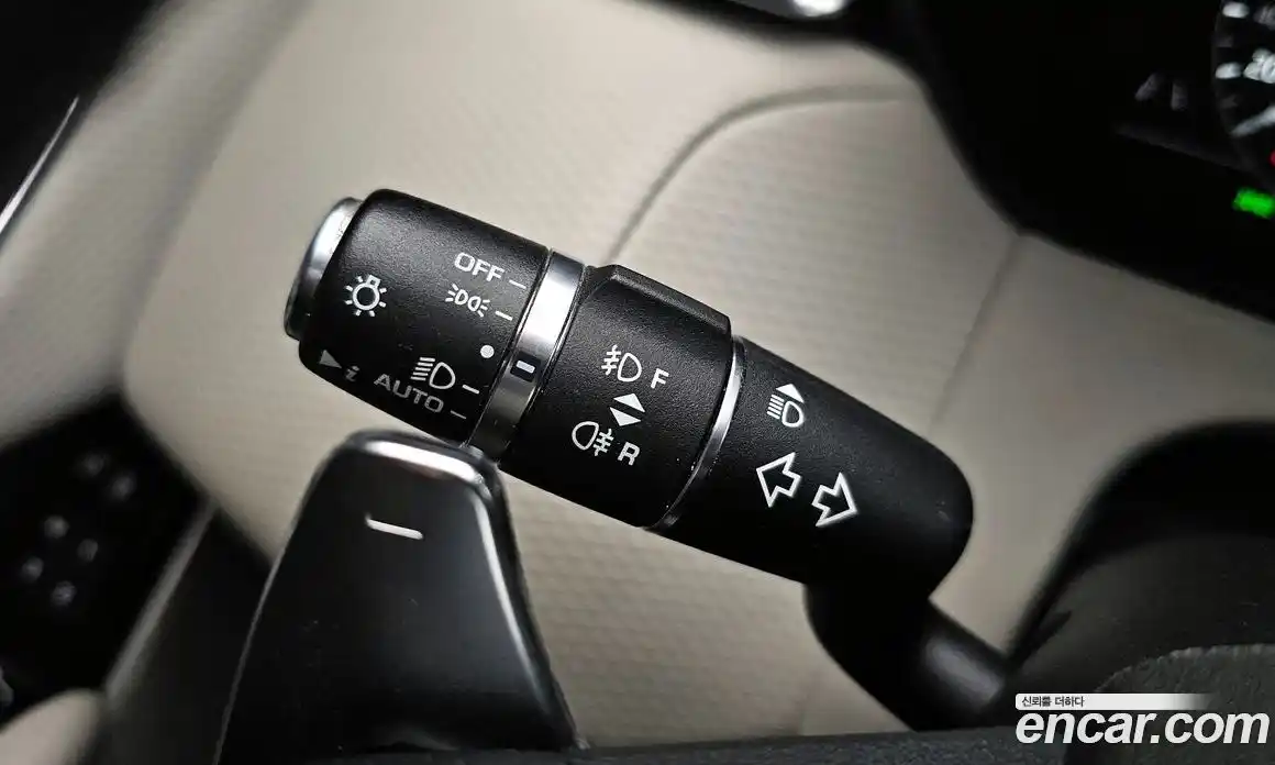 Land Rover Range-Rover Velar 2019 3.0 гидро в Москве № 1691981, фото 30