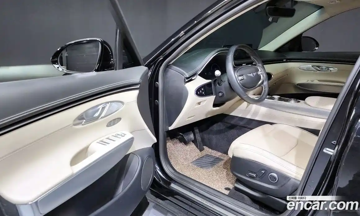 Genesis GV70 2023 2.5 гидро в Москве, фото 13