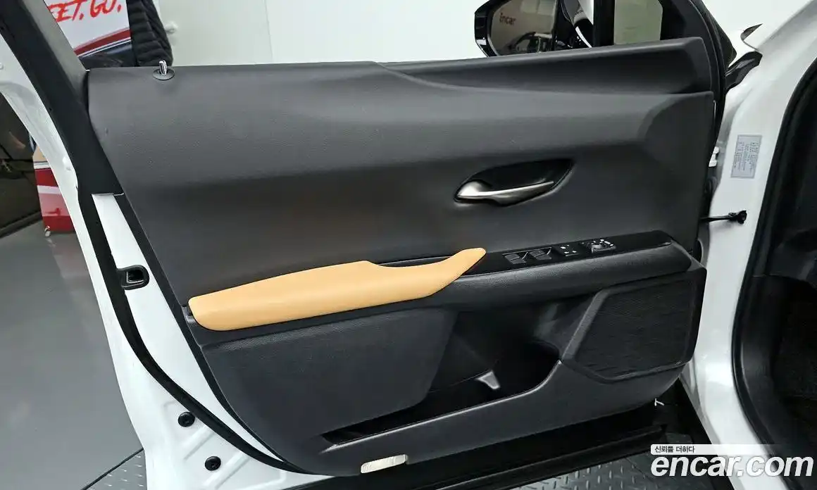 Lexus UX 2023 2.0 гидро в Москве № 1764900, фото 14