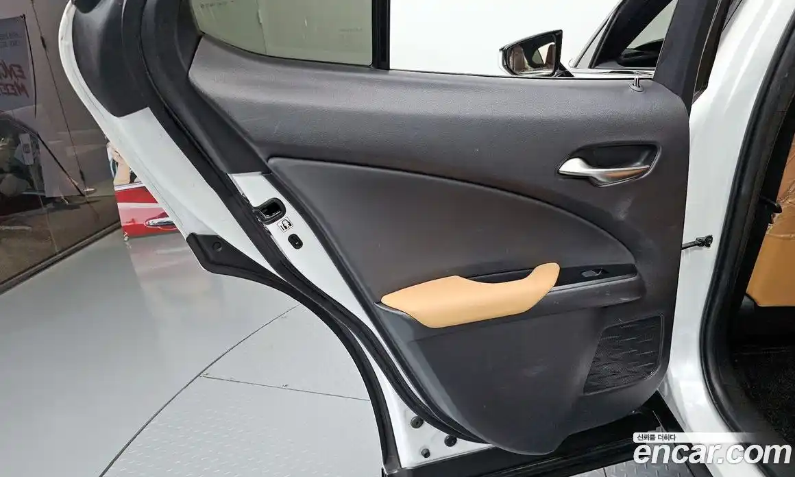 Lexus UX 2023 2.0 гидро в Москве № 1764900, фото 15