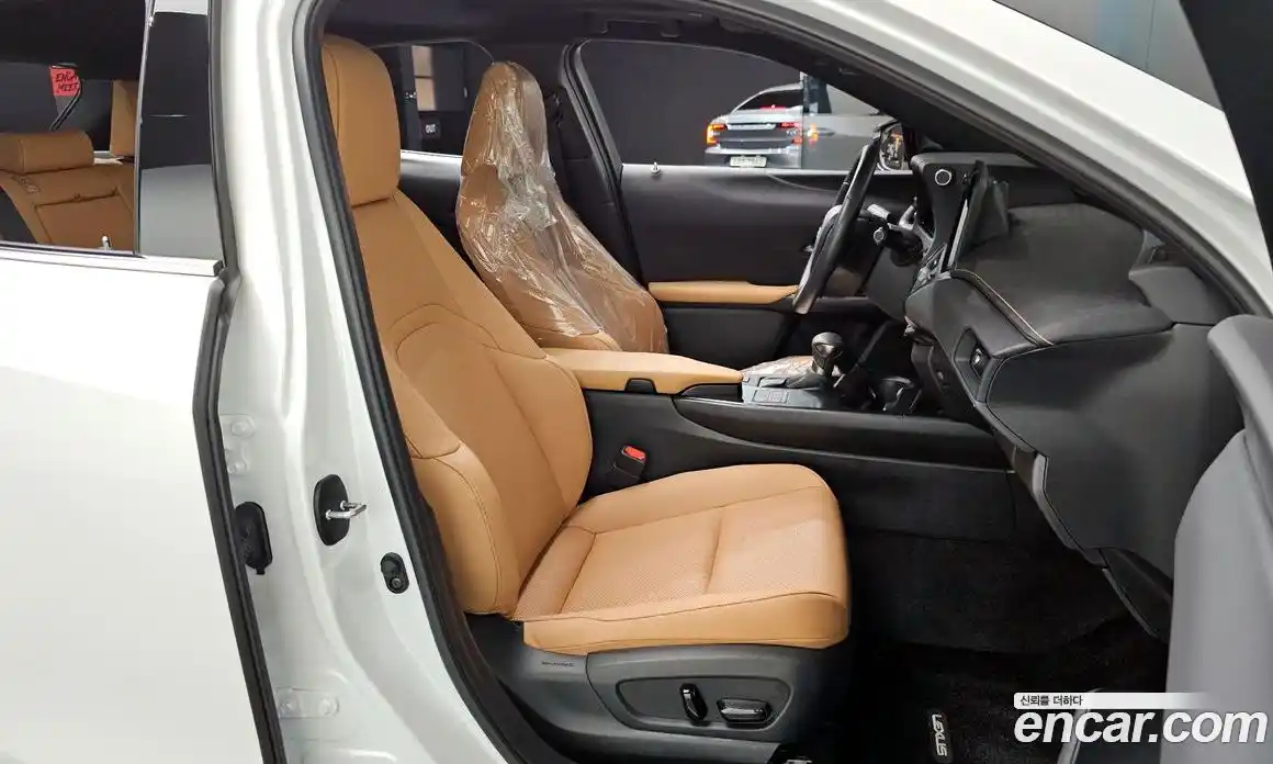 Lexus UX 2023 2.0 гидро в Москве № 1764900, фото 18