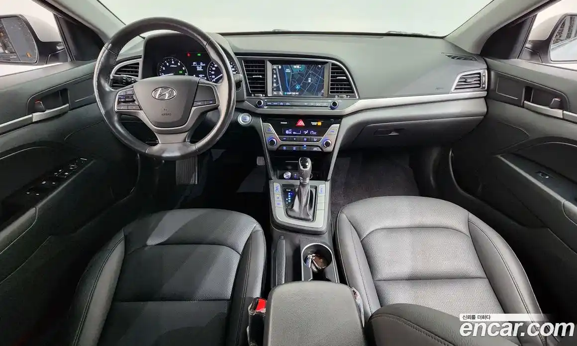 Hyundai Avante 2017 1.6 гидро в Москве № 1830702, фото 7
