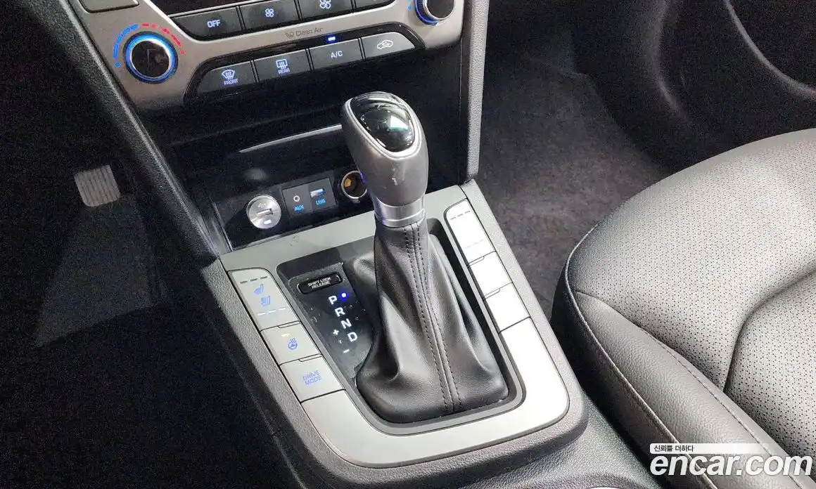 Hyundai Avante 2017 1.6 гидро в Москве № 1830702, фото 9