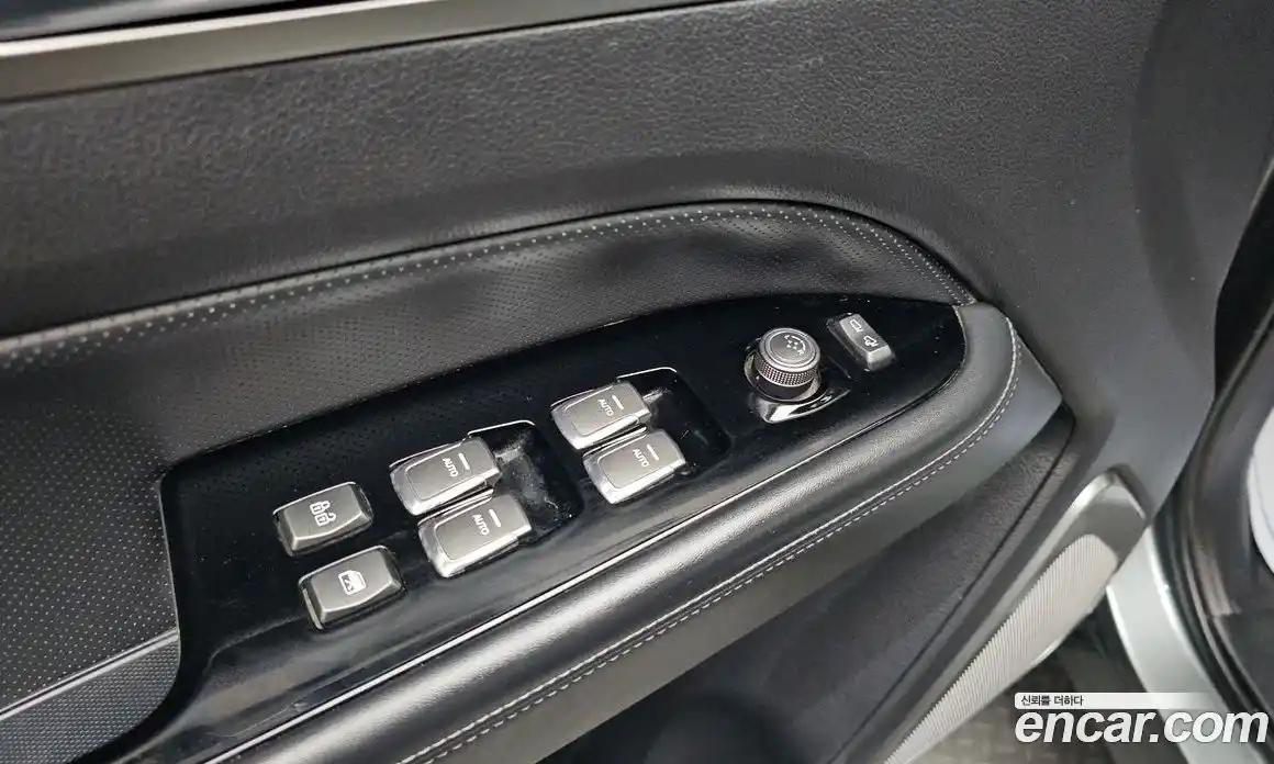 SsangYong Rexton 2017 2.2 гидро в Москве № 1833183, фото 13