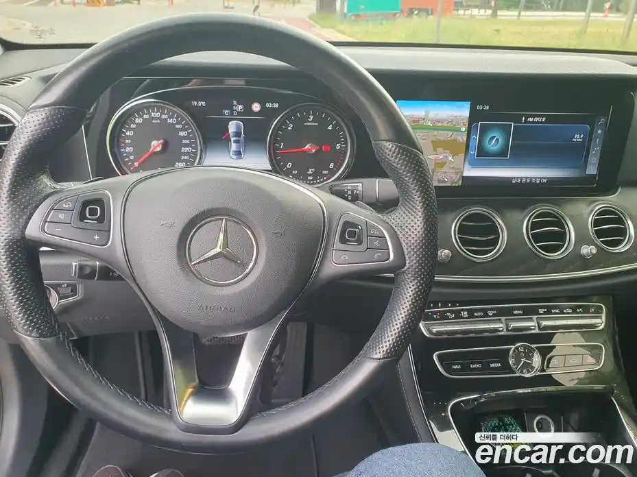 Mercedes-Benz E-Class 2016 1.9 гидро в Москве № 1835939, фото 10