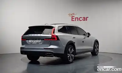 Volvo V60 2020 2.0 гидро в Москве № 1836839, миниатюра 2