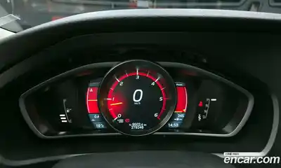 Volvo V40 2013 2.0 гидро в Москве № 1836947, миниатюра 8