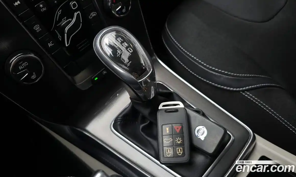 Volvo V40 2013 2.0 гидро в Москве № 1836947, фото 9