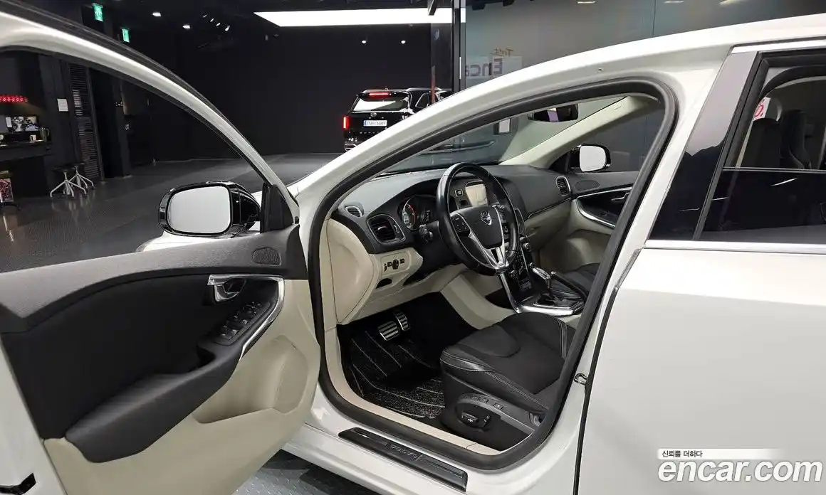 Volvo V40 2013 2.0 гидро в Москве № 1836947, фото 10