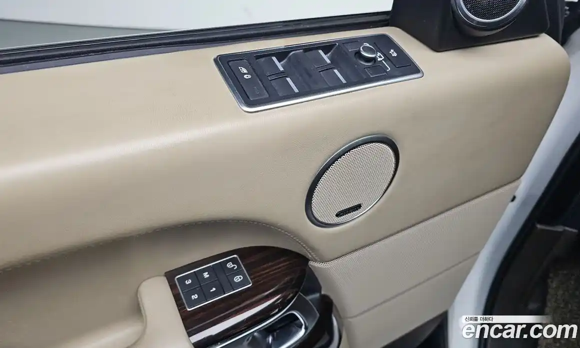 Land Rover Range-Rover 2016 4.4 гидро в Москве № 1837432, фото 13
