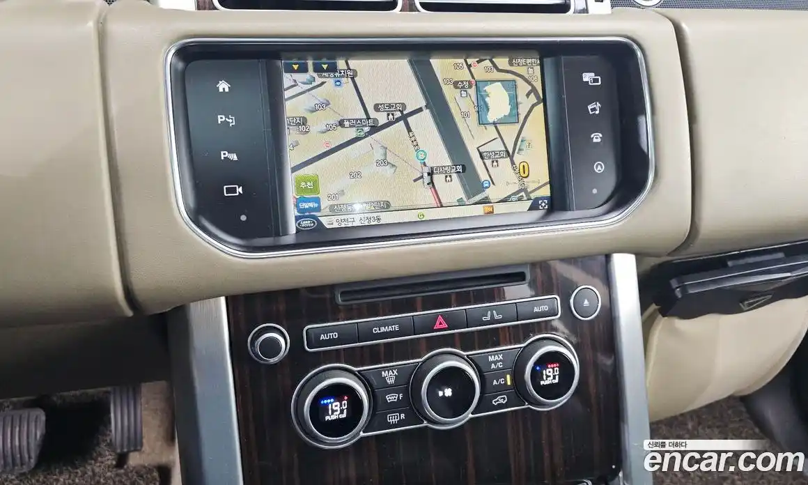 Land Rover Range-Rover 2016 4.4 гидро в Москве № 1837432, фото 15