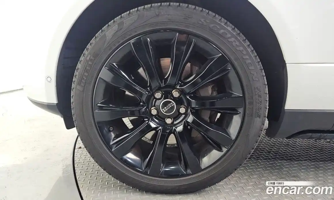 Land Rover Range-Rover 2016 4.4 гидро в Москве № 1837432, фото 5