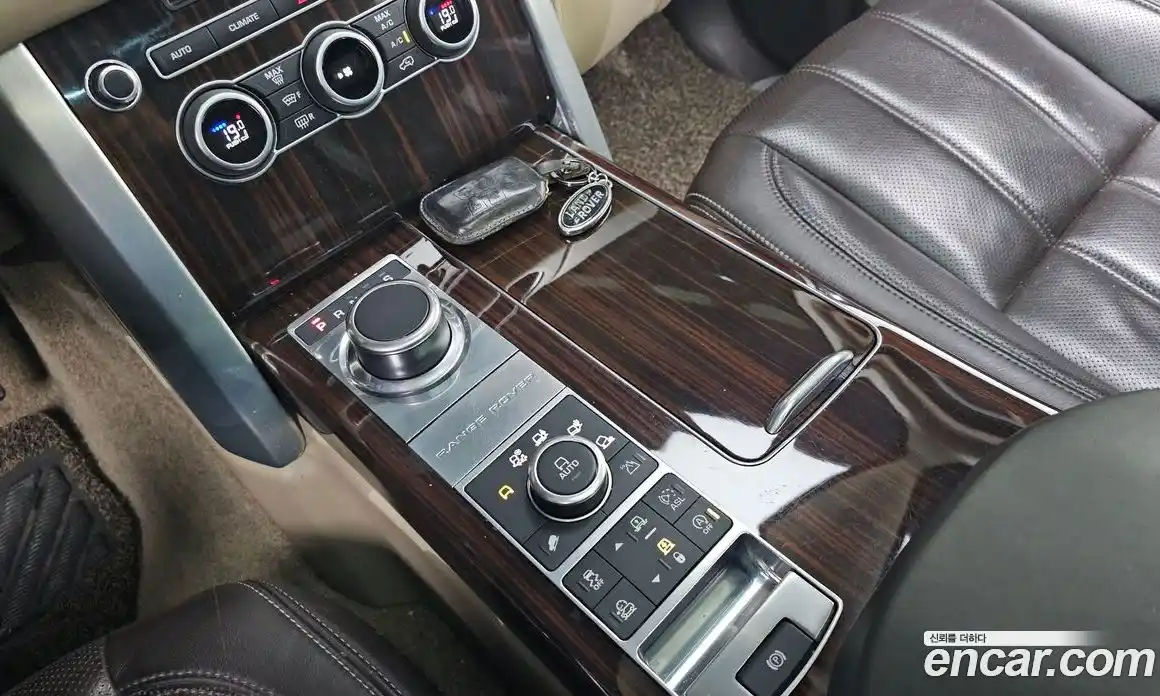 Land Rover Range-Rover 2016 4.4 гидро в Москве № 1837432, фото 9