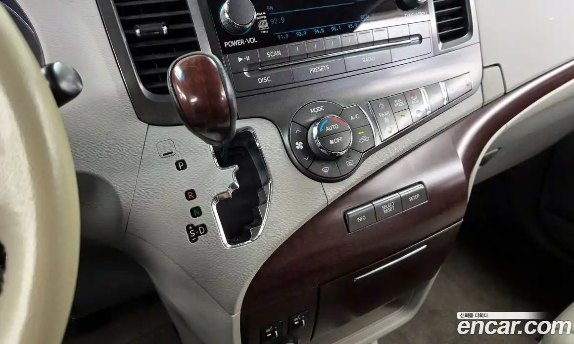 Toyota Sienna 2011 3.5 гидро в Москве № 1838518, фото 12