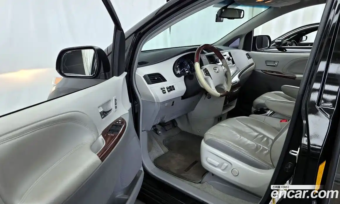 Toyota Sienna 2011 3.5 гидро в Москве № 1838518, фото 13