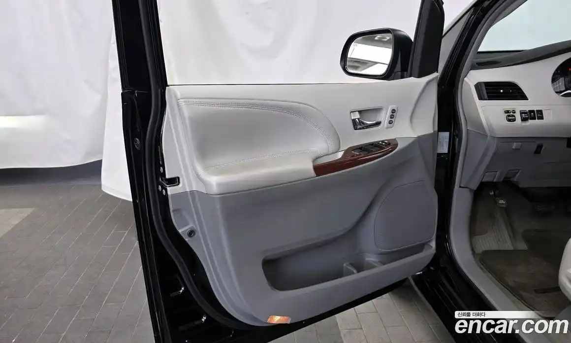 Toyota Sienna 2011 3.5 гидро в Москве № 1838518, фото 14