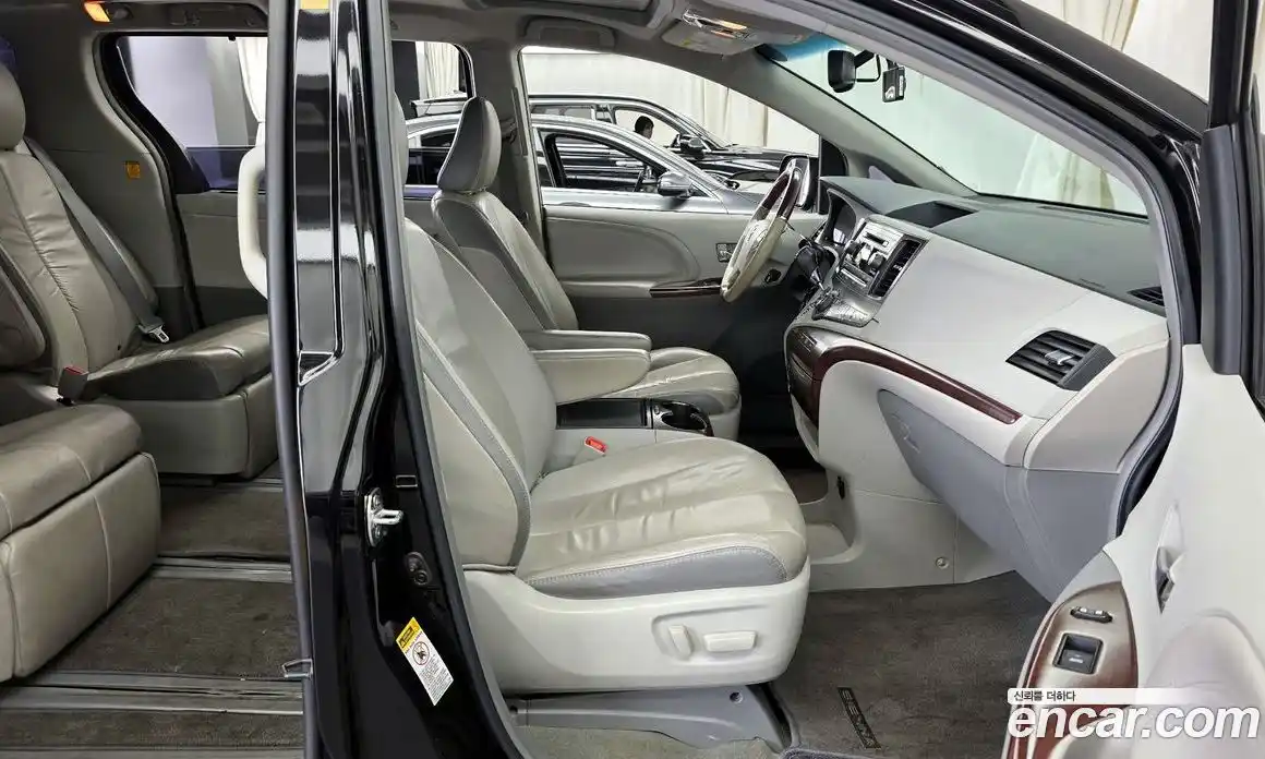 Toyota Sienna 2011 3.5 гидро в Москве № 1838518, фото 17
