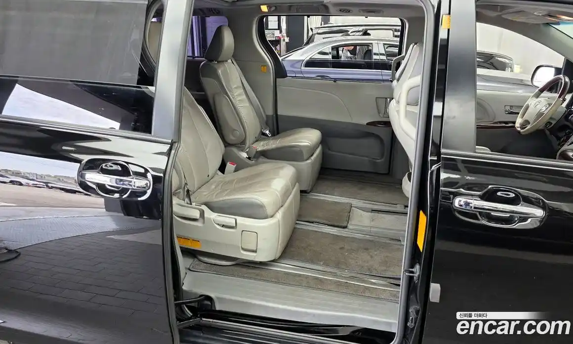 Toyota Sienna 2011 3.5 гидро в Москве № 1838518, фото 18