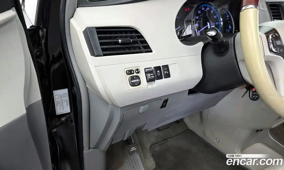 Toyota Sienna 2011 3.5 гидро в Москве № 1838518, фото 24