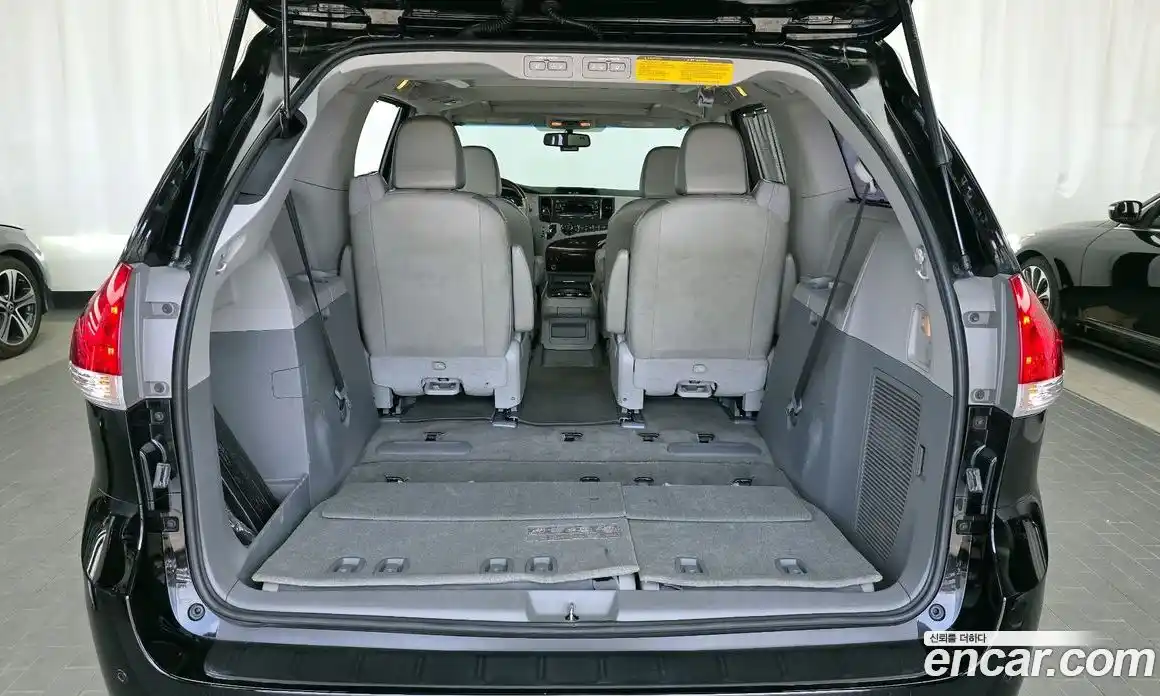 Toyota Sienna 2011 3.5 гидро в Москве № 1838518, фото 26