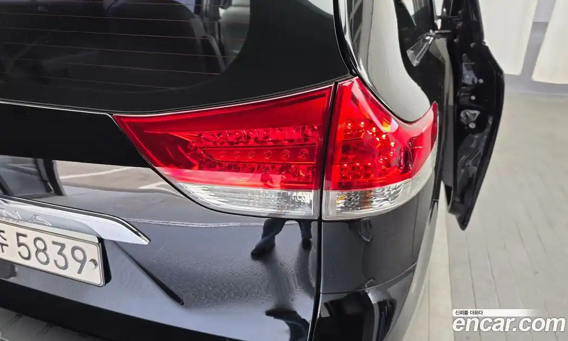 Toyota Sienna 2011 3.5 гидро в Москве № 1838518, фото 9