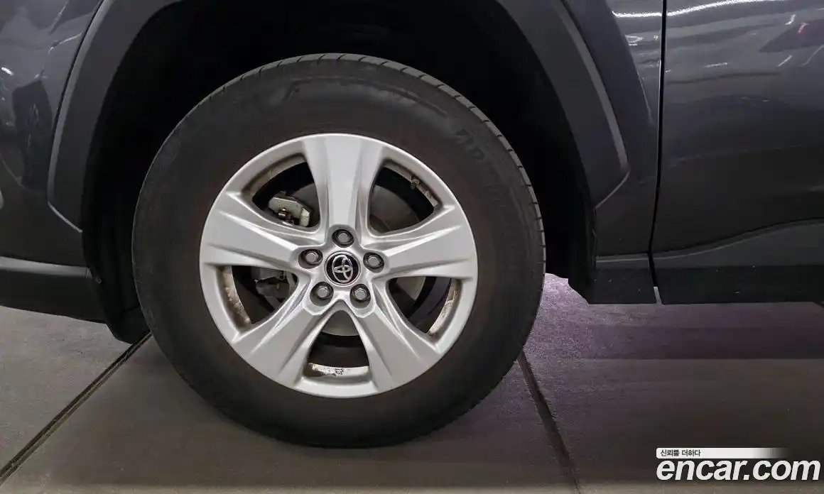 Toyota RAV4 2021 2.5 гидро в Москве № 1838554, фото 12