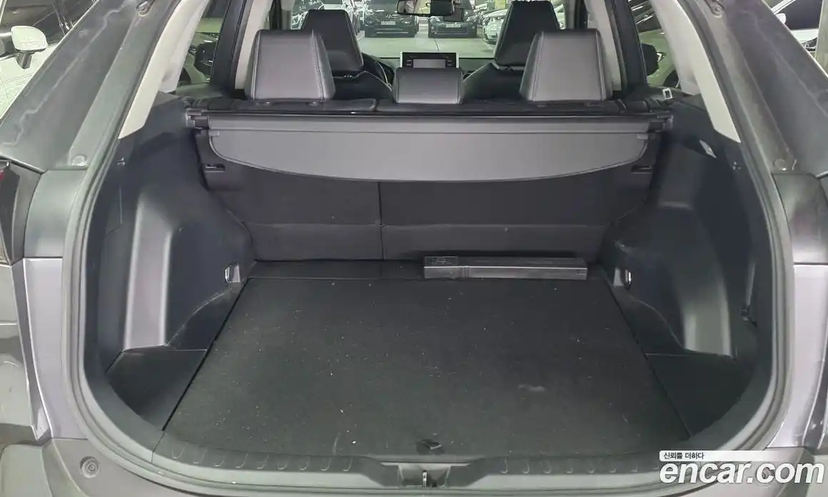 Toyota RAV4 2021 2.5 гидро в Москве № 1838554, фото 13