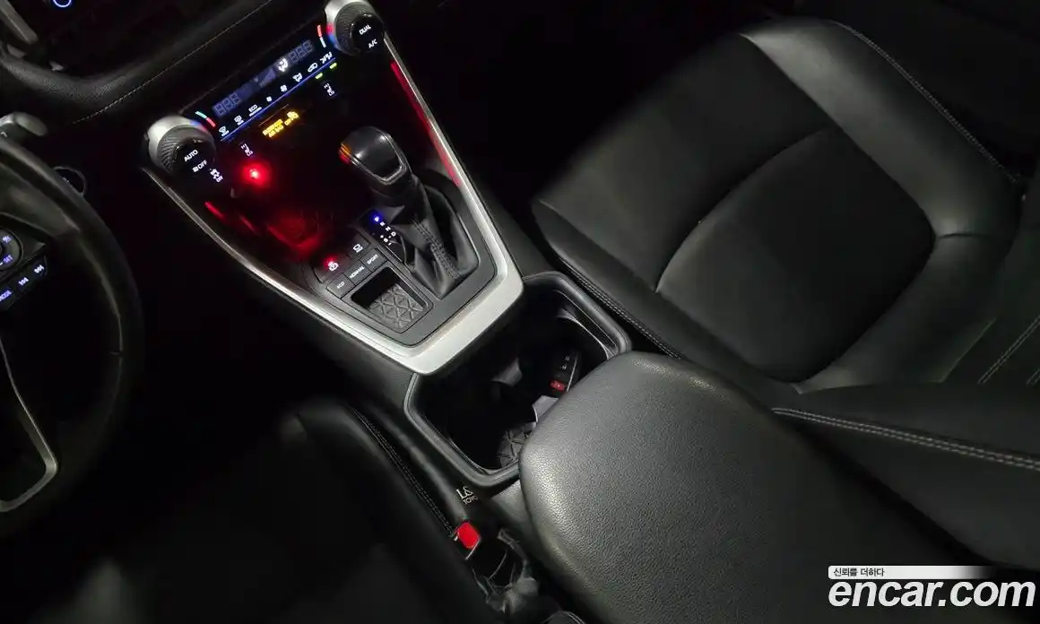 Toyota RAV4 2021 2.5 гидро в Москве № 1838554, фото 14