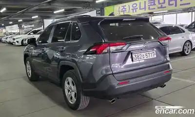 Toyota RAV4 2021 2.5 гидро в Москве № 1838554, миниатюра 2