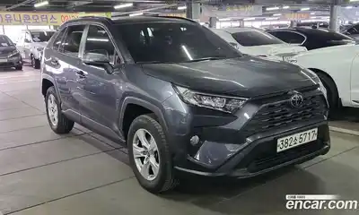 Toyota RAV4 2021 2.5 гидро в Москве № 1838554, миниатюра 3