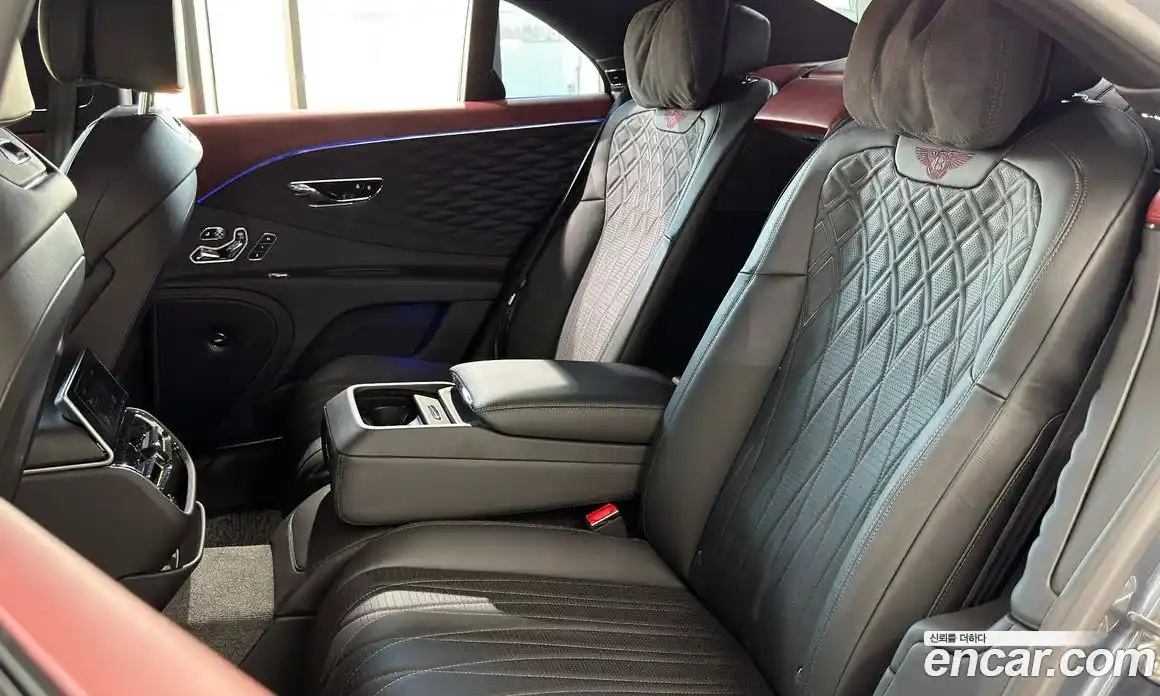 Bentley Flying Spur 2021 4.0 гидро, фото 8