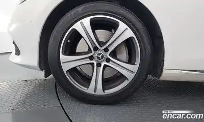 Mercedes-Benz E-Class 2019 2.0 гидро в Москве № 1348195, миниатюра 5
