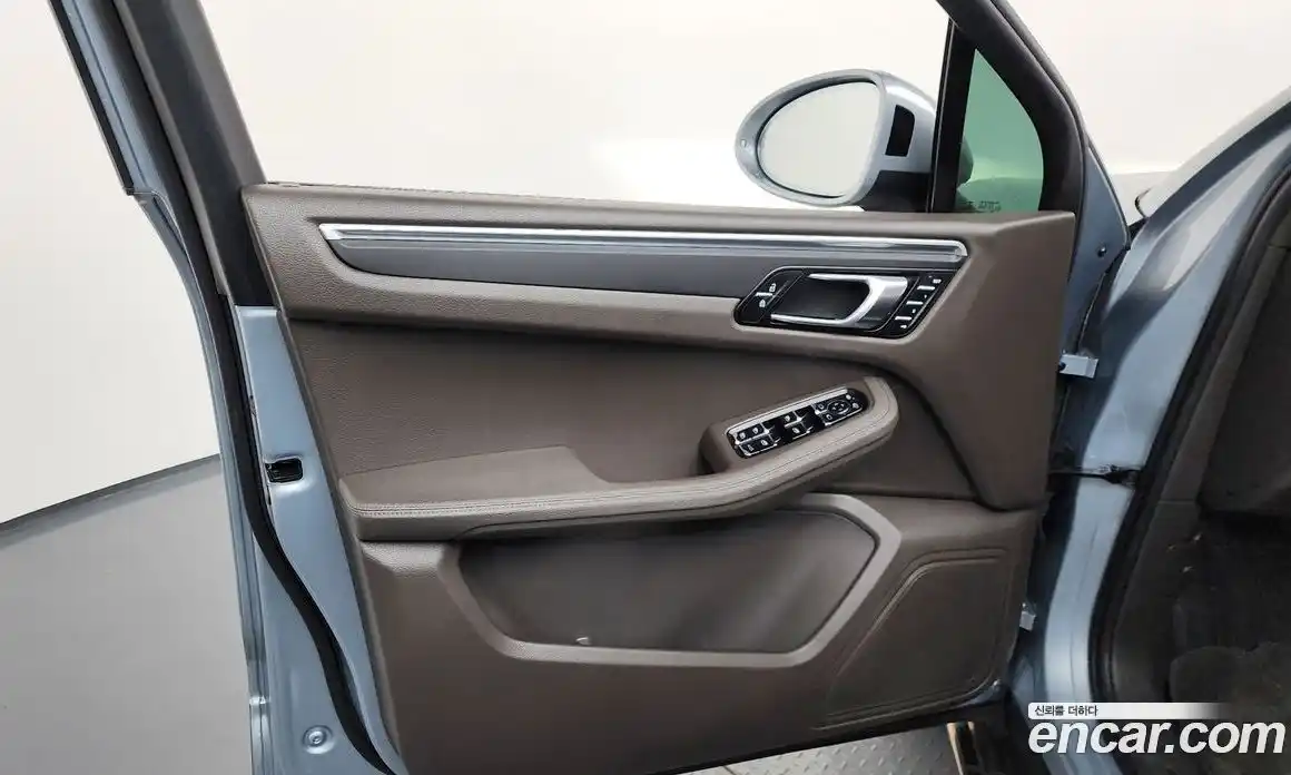Porsche Macan 2021 2.0 гидро в Москве № 1404974, фото 14