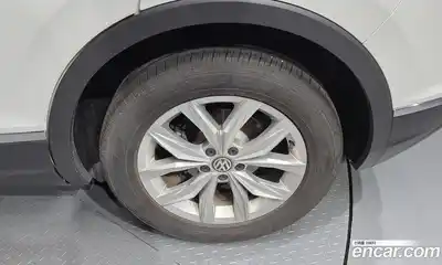 Volkswagen Tiguan 2020 2.0 гидро в Москве № 1405511, миниатюра 7