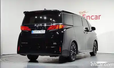 Toyota Alphard, 2025