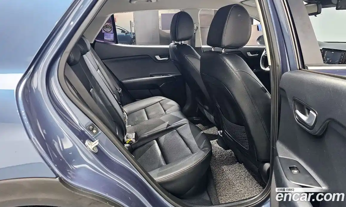 Kia Stonic 2019 1.4 гидро в Москве № 1418324, фото 17