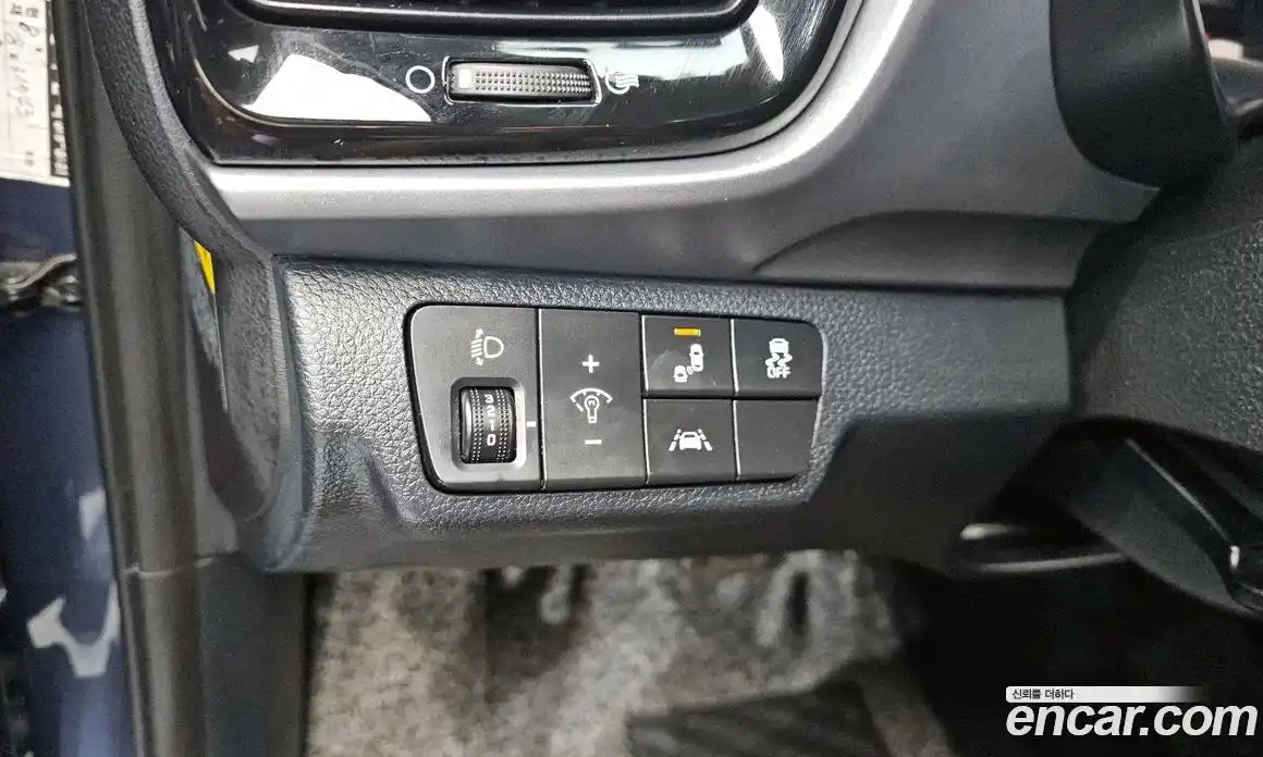 Kia Stonic 2019 1.4 гидро в Москве № 1418324, фото 23
