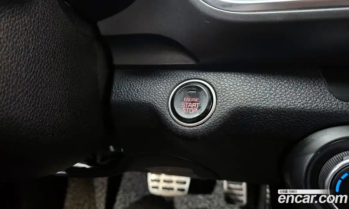 Kia Stonic 2019 1.4 гидро в Москве № 1418324, фото 24