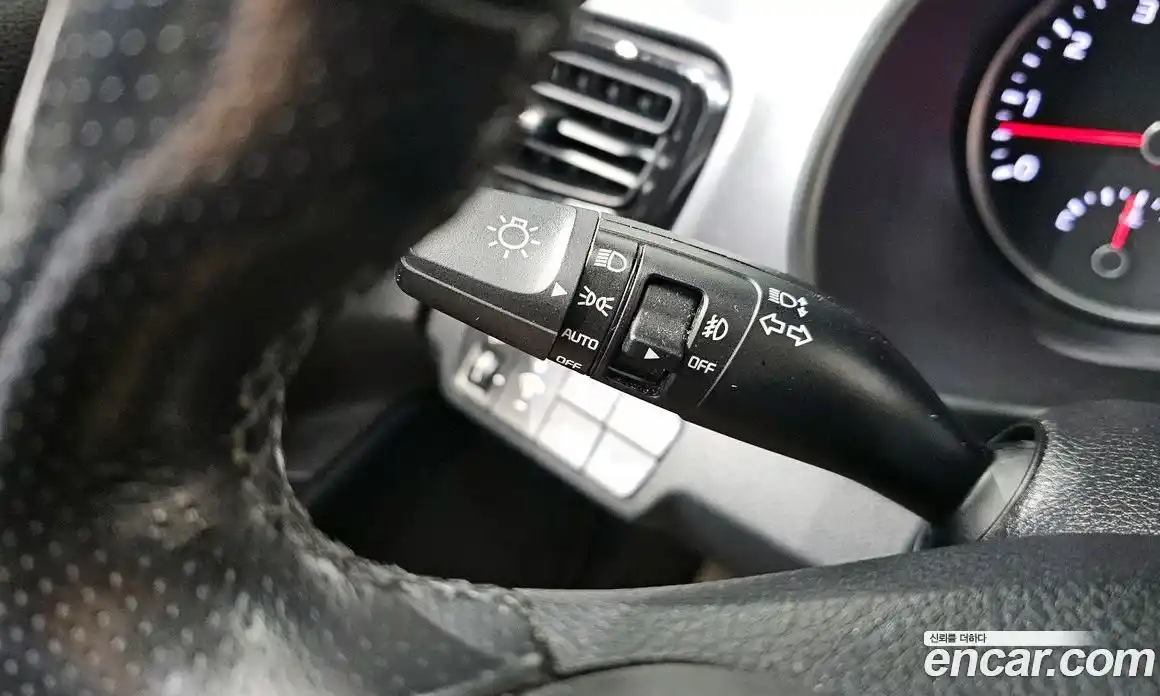 Kia Stonic 2019 1.4 гидро в Москве № 1418324, фото 25