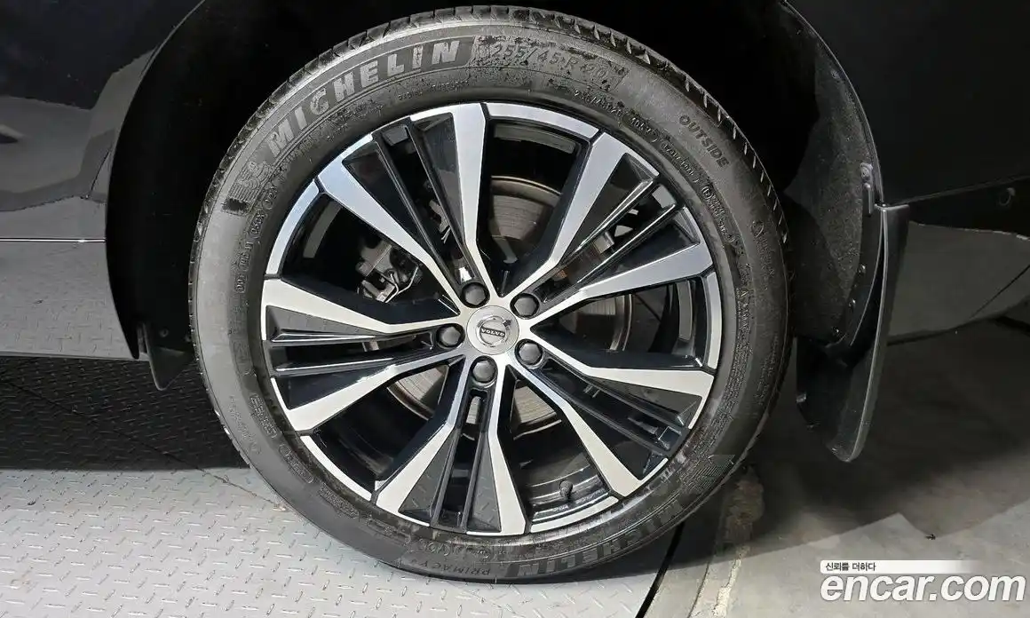 Volvo XC60 2024 2.0 гидро в Москве № 1422887, фото 7
