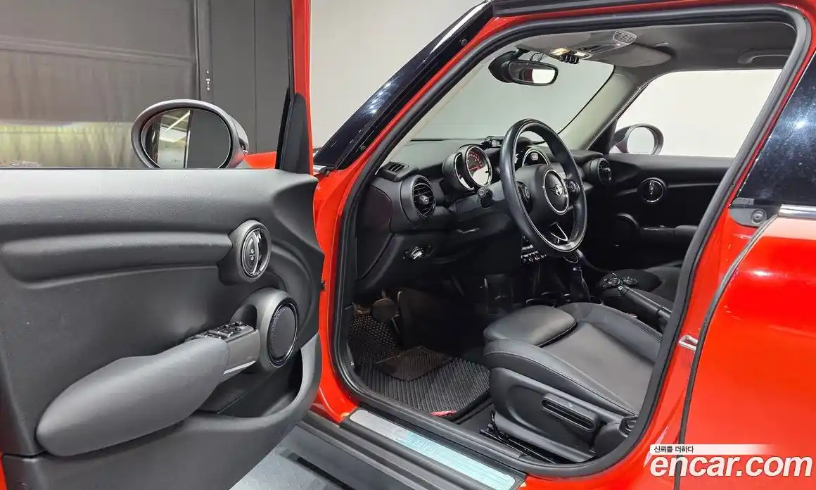 Mini Cooper 2018 1.5 гидро в Москве № 1423654, фото 13