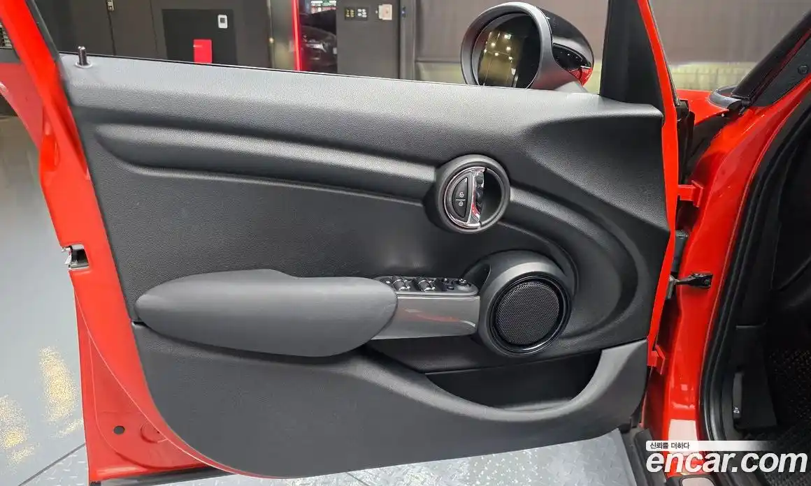 Mini Cooper 2018 1.5 гидро в Москве № 1423654, фото 14