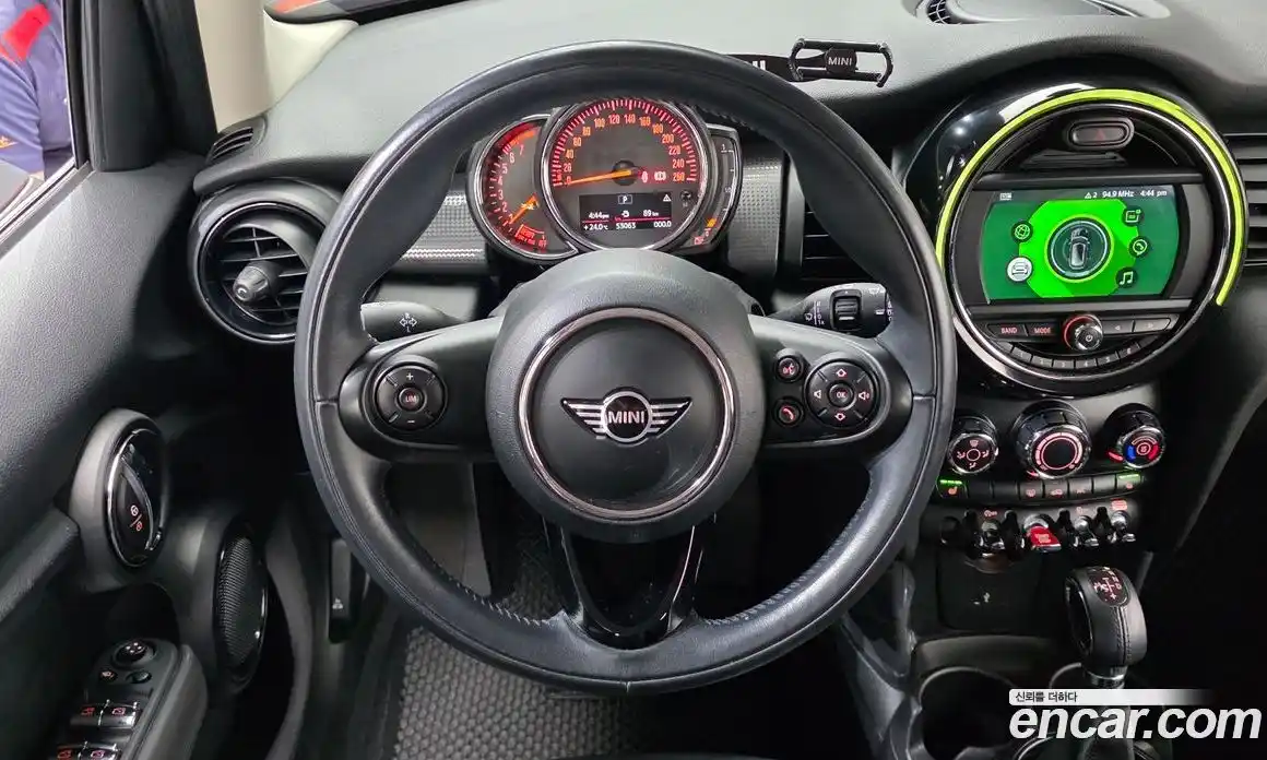 Mini Cooper 2018 1.5 гидро в Москве № 1423654, фото 19