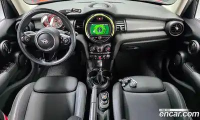 Mini Cooper 2018 1.5 гидро в Москве № 1423654, миниатюра 10